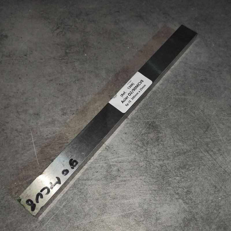 Acier O2/90MCV8 Ep.15 300mm x 25mm
